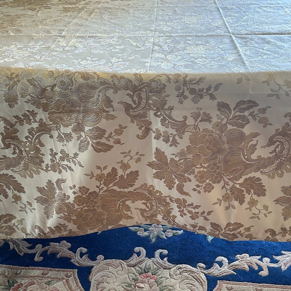 WATERFORD LINENS Elegant Cream Floral Damask Tablecloth - Brand Unspecified